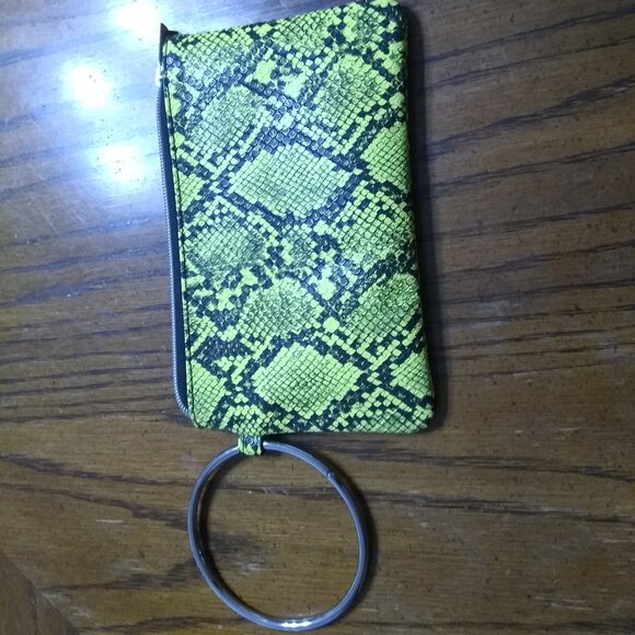 Ring holder, small  wristlet purse ( green) - Picture 1 of 4